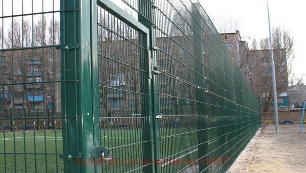 Ограждение спортивной площадки