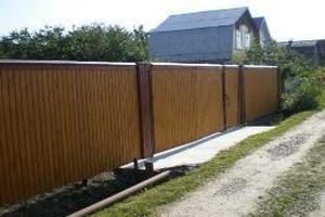 Як зробити паркан для дачі своїми руками