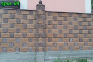 Забор из колотых блоков