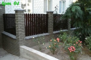 Забор из кирпича