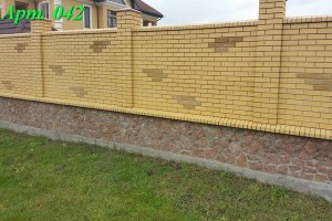 Забор из кирпича